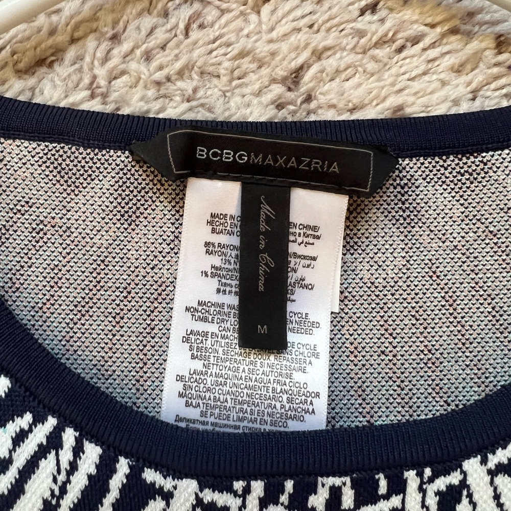 BCBG Aztec 2 piece set - Picture 5 of 7